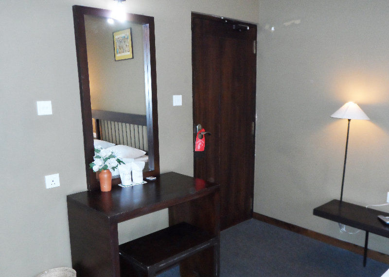 Bin Vino Otel Doluwa Dış mekan fotoğraf